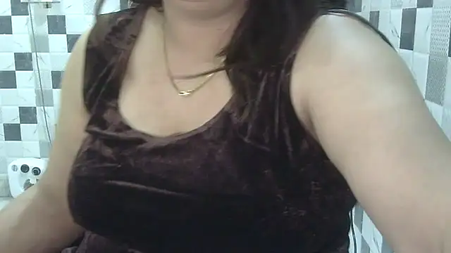FUDDI_BHABHI143 webcam