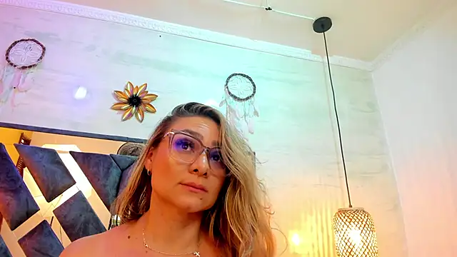 annie_vega17_ webcam