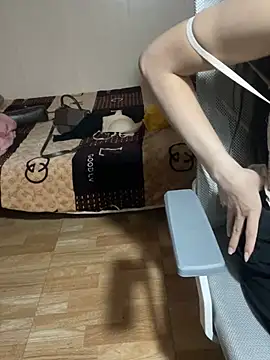 Mina048 webcam