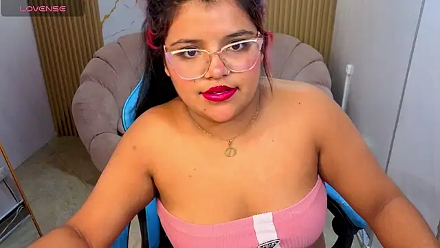 alice_b_ - Alice_b_'s free webcam - UK Sex Cams