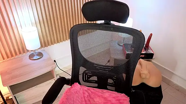 marianl0ve (F milf) - play with my tits 👅🍒😈