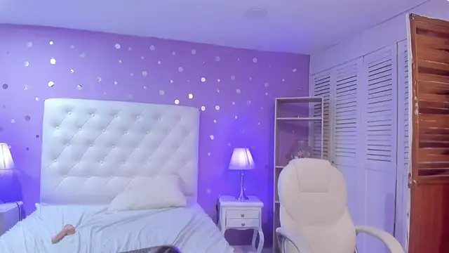 Goldentemptation_ webcam