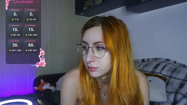 DaddysLittleSlutfox webcam