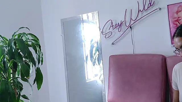 Emmy_And_Luna webcam