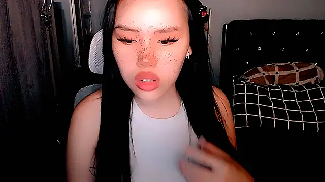 itsAsianFucker webcam