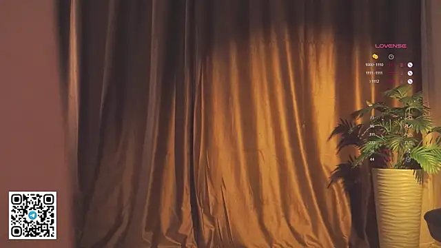 MentallyMonika webcam