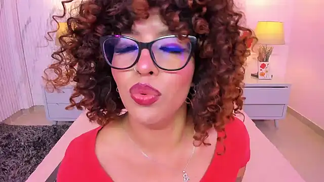 MadelaineJones webcam