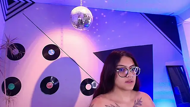 Lilith_and_Khloe webcam