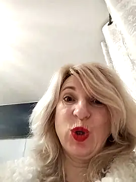 AhlyssaLove1155 webcam