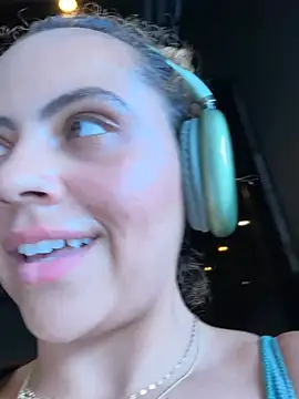 Chloe_Leaozinho webcam