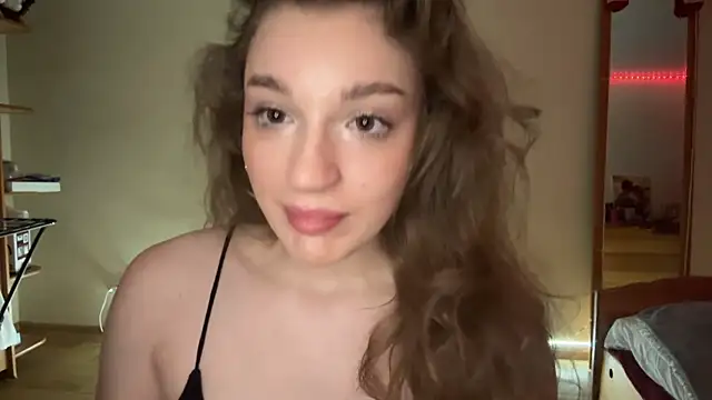 Alisa_baby_fox webcam