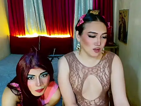 Phenomenal_Shemale webcam