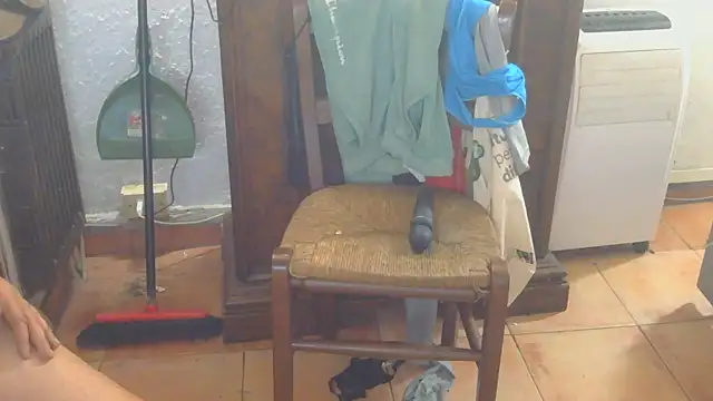 tixyanal70 - Tixyanal70's free webcam