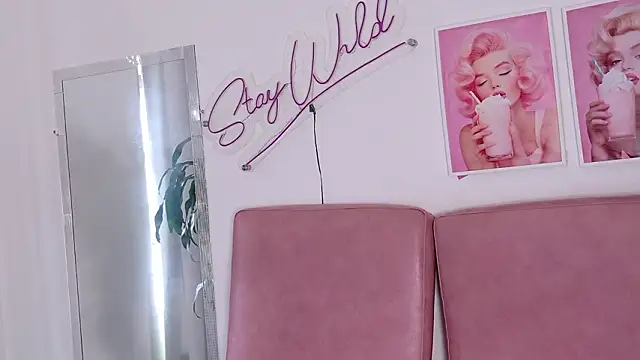 Emmy_And_Luna webcam