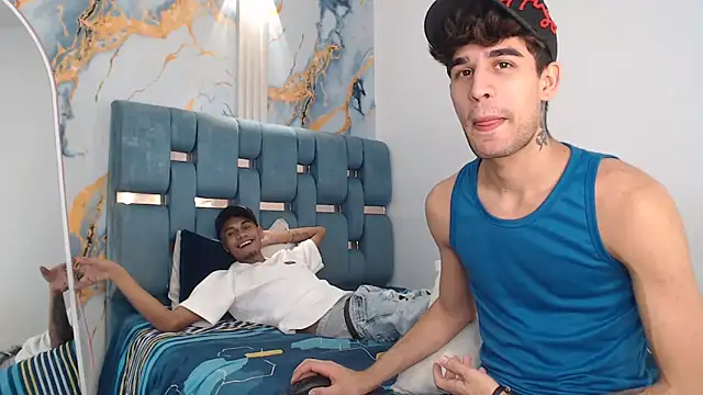 PRETTY_COCK1 webcam