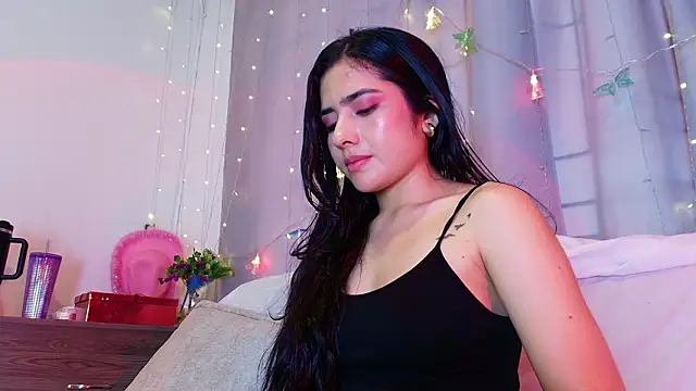 adara_johnson__ webcam