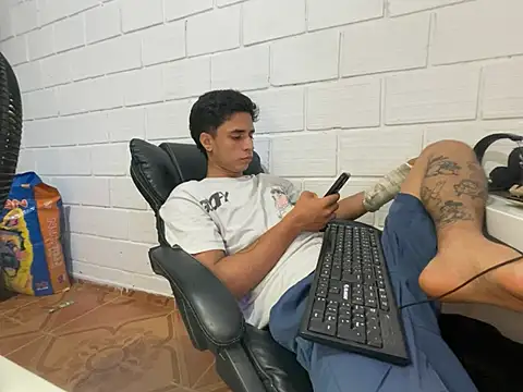 Max_TheHorseDick webcam