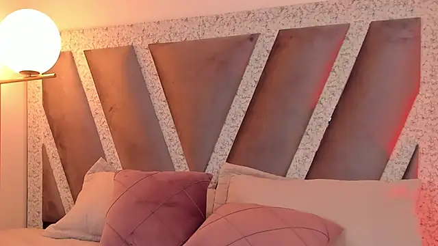 sophieemills - SophieeMills's free webcam - UK Sex Cams