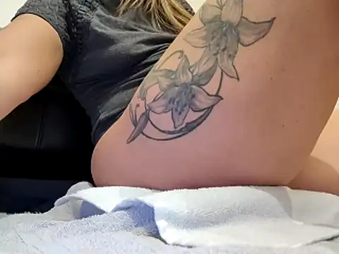 sweethotmilf888 webcam