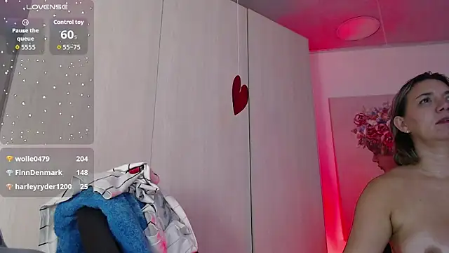 milfsecret69 - Milfsecret69's free webcam - UK Sex Cams