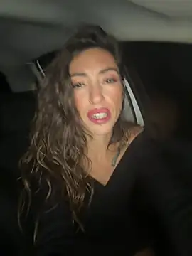 Amani_thewolf webcam