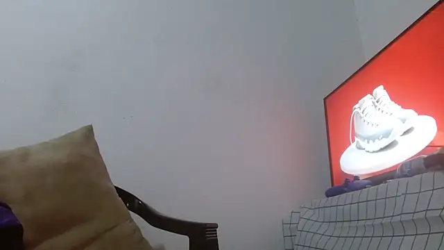 Larry-n-clouds webcam