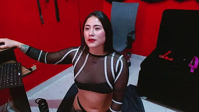 Emily_Slave28 webcam