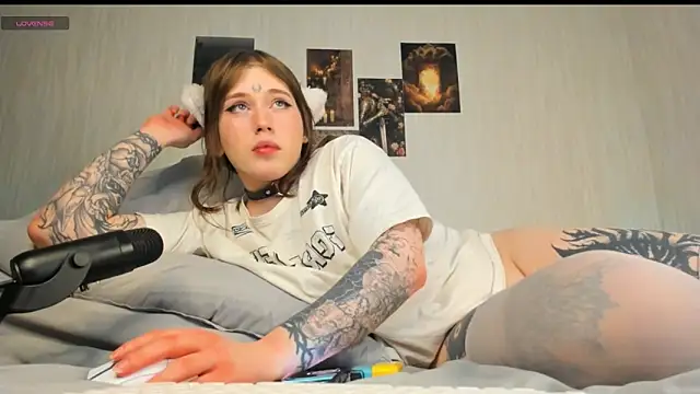 Alice_moonshard webcam