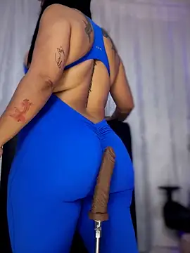 Natural_BIGASS_Nina webcam