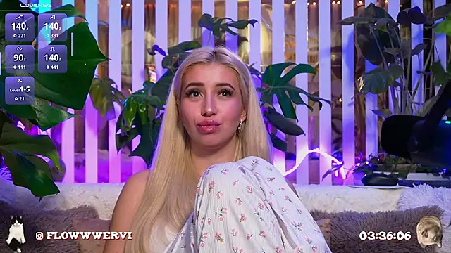 FlowweerGirl webcam