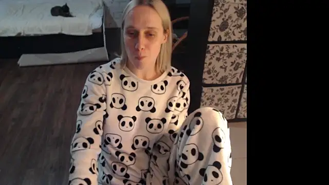 Your_guilty_pleasure1 webcam