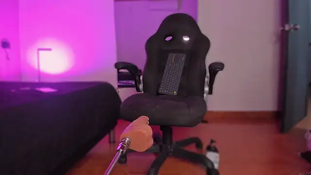 Emmily_Savage webcam