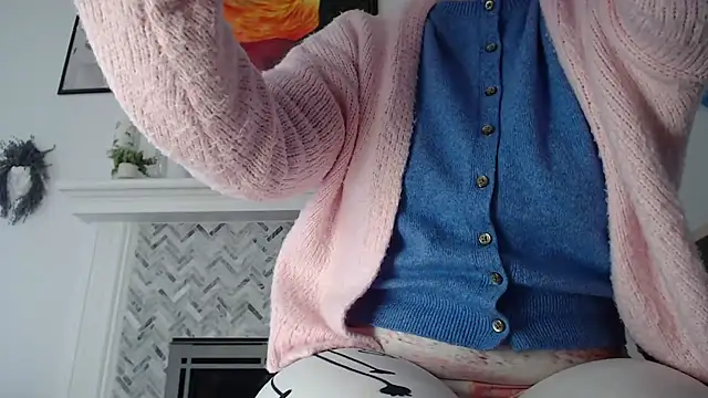 AuroraWillows's Stripchat show and profile