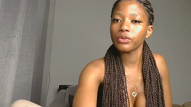 Ballenciaa Live Webcam on Stripchat