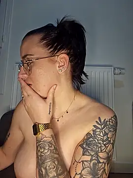 Lindsay_00off webcam