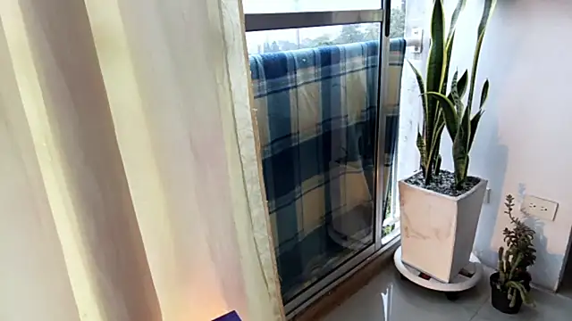 adam_valenciia - Adam_Valenciia's free webcam - UK Sex Cams