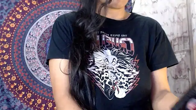 Lucyy_Naugthy webcam