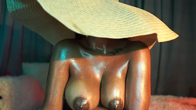 JulietaWinona webcam