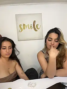 Antonella_Julieta webcam