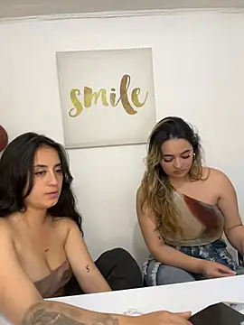 Antonella_Julieta webcam