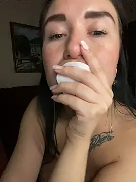 Webcam Model (Roxana_Bell)  is live.Free join now!