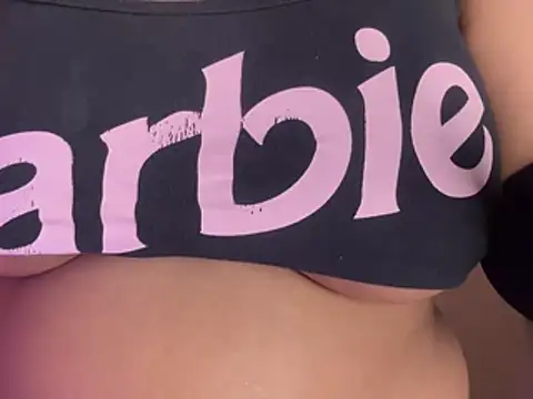 Its_cherry_magic webcam