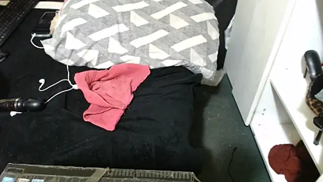 SweetHotBabby18 webcam