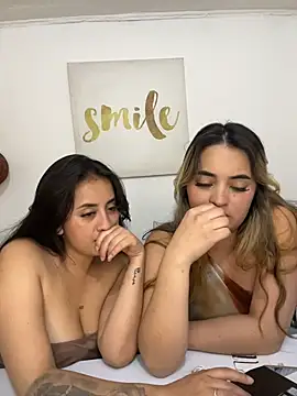 Antonella_Julieta webcam