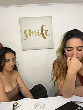 Antonella_Julieta webcam