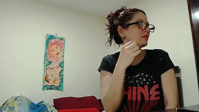Alicia_inblack webcam