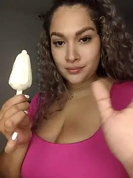 Sara_smiiith211 webcam