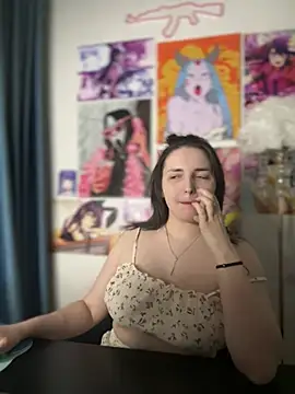 SweetBeeQueen webcam