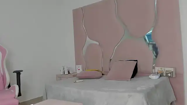 sharithasm - Sharithasm's free webcam - UK Sex Cams