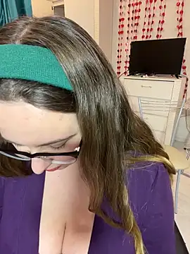 dienkagreen - DienkaGreen's free webcam - UK Sex Cams